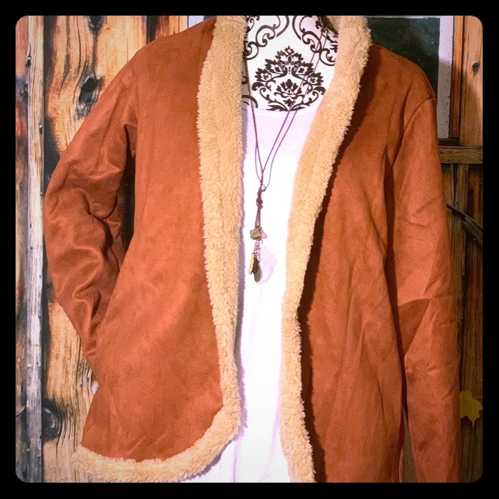 Listicle suede jacket with fur lining